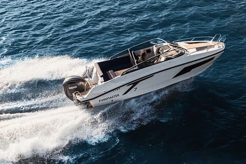 2-Hours Private VIP Tour by Modern Boat in Helsinki Archipelago