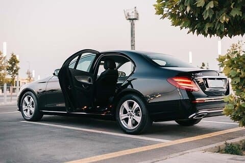 Arrival Private Transfer Helsinki airport HEL to Helsinki by Car