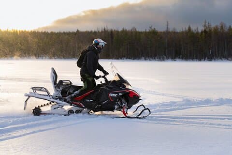 Full Day Snowmobile Safari