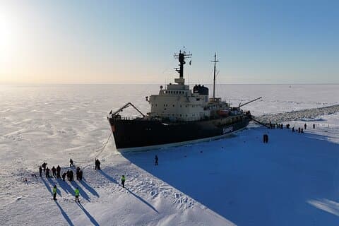 From Kemi: Icebreaker Sampo Cruise with icefloating program