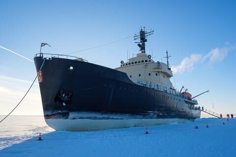 From Tornio: Icebreaker Sampo Cruise with icefloating program