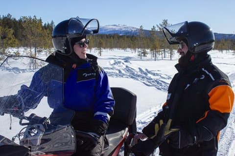 6 Hour Snowmobile Safari with Lunch in Levi