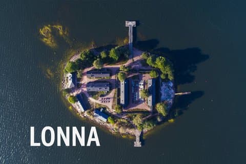 Helsinki: Lonna Sauna Entry, Ferry & Friendly Sauna Guide