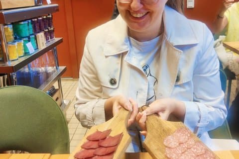 Helsinki Top Highlights and Food Tour with More than 8 Tastings