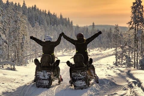 Twilight Backcountry Snowmobile Tour from Rovaniemi