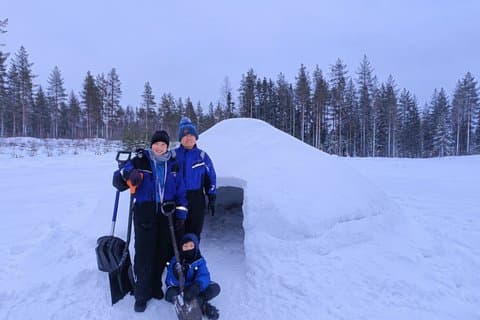 Build Your Own Snow Igloo – Arctic Overnight Experience