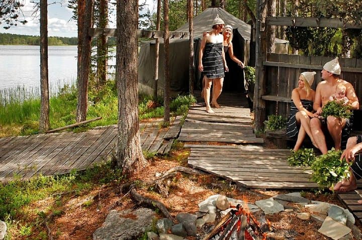 Private Traditional Lakeside Sauna with Midnight Sun