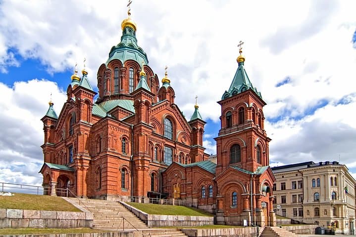 Private Half-Day Helsinki Sightseeing Tour by Minivan