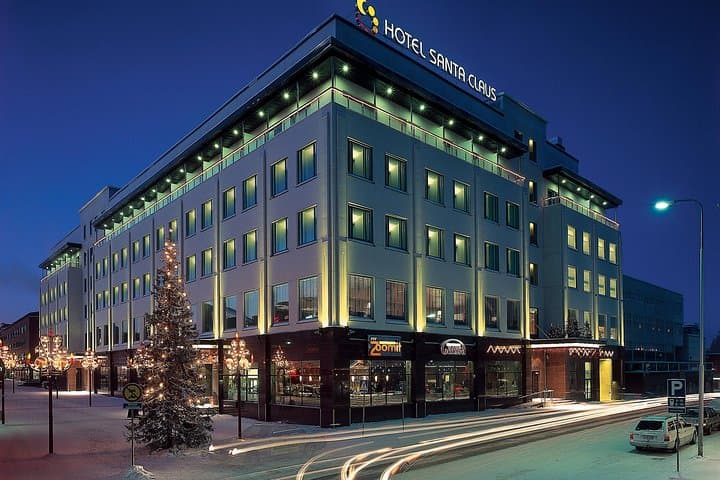 Rovaniemi walking tour and guided Arktikum experience
