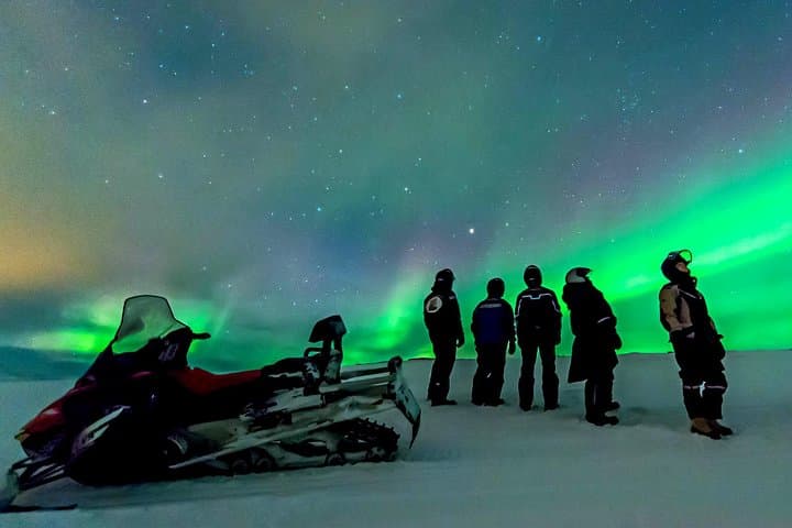 Northern Lights Snowmobile Safari from Rovaniemi with Campfire Picnic