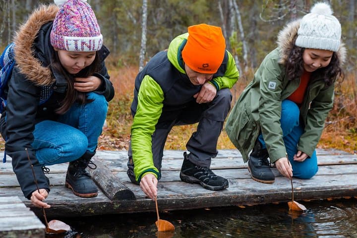 Magic of Nature – Birch bark cup making by a natural spring in Rovaniemi