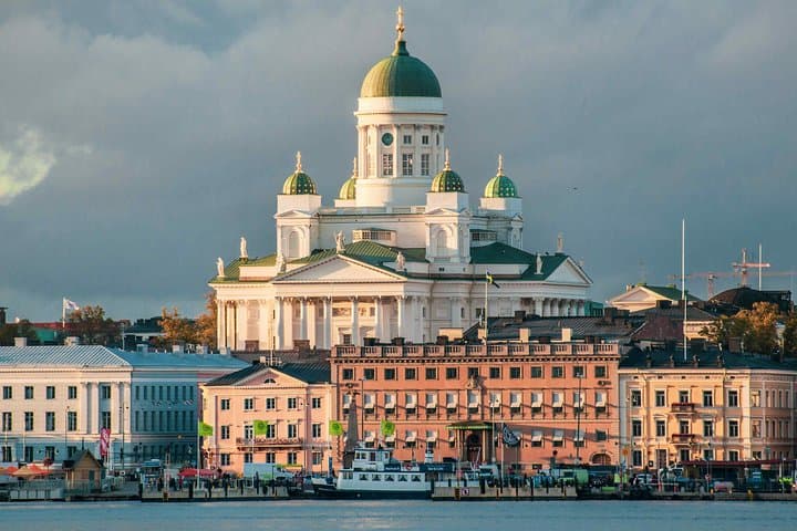 Helsinki Private Transfer from Helsinki city centre to Helsinki airport