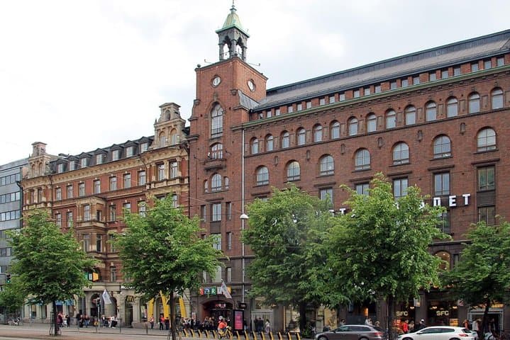 Private Shore Excursion: Helsinki Walking Tour