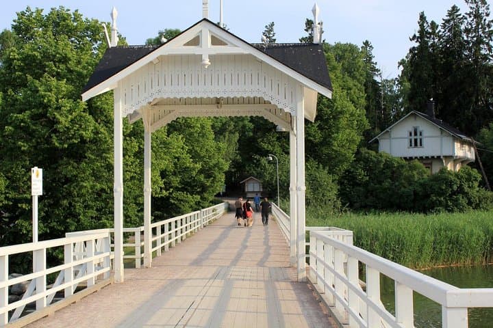 Private Tour: Helsinki Highlights and the Seurasaari Open-Air Museum
