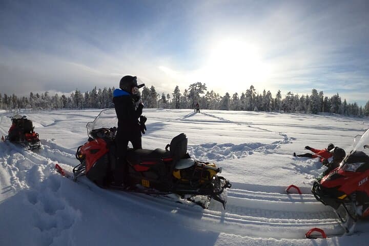 3-Hour Snowmobile Adventure in Rovaniemi (Private)