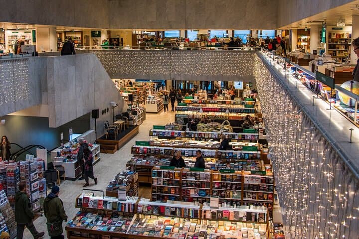 Helsinki architecture tour with a city planner