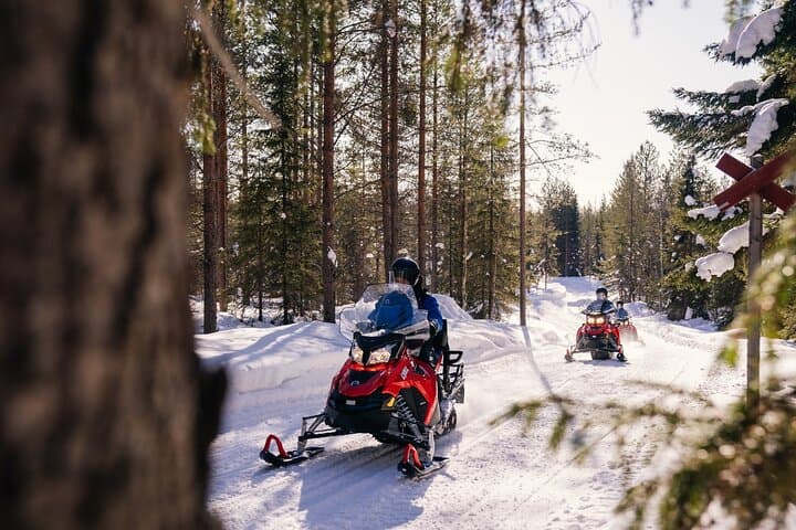 Snowmobiling and Ice Fishing in Apukka Resort, Rovaniemi