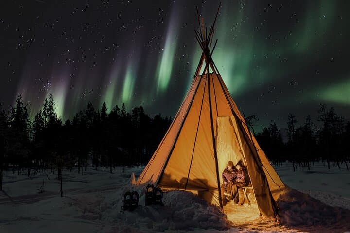 Aurora Hunting Photo Tour from Rovaniemi with Pickup