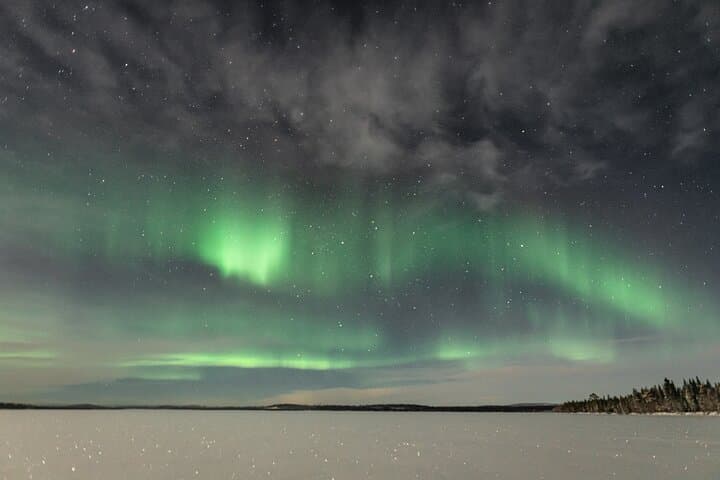 Aurora Hunting Photo Tour from Rovaniemi with Pickup