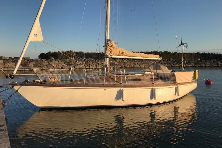3-Hour Small Group Guided Evening Sailing in Front of Helsinki