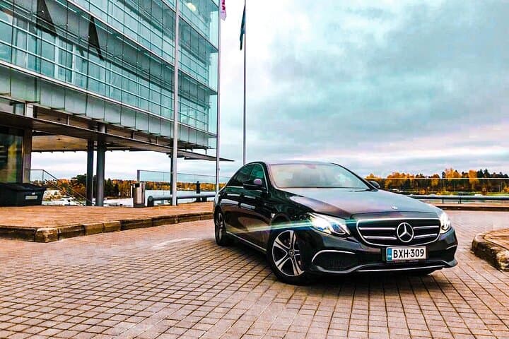 Private Transfer Helsinki-St. Petersburg by Mercedes V or E-class