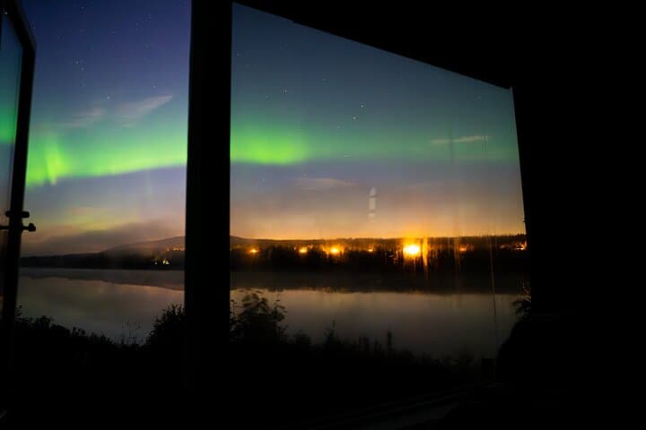 Private Mirror Cabin Dinner and sauna Experience