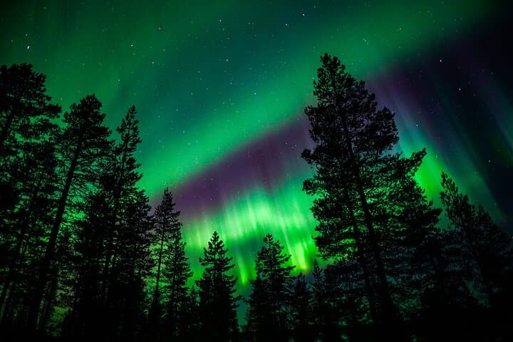 Crazy explosion of the Northern Lights