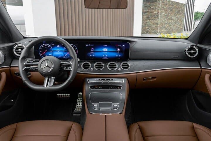 Arrival Private Transfer Helsinki airport HEL to Helsinki by Car