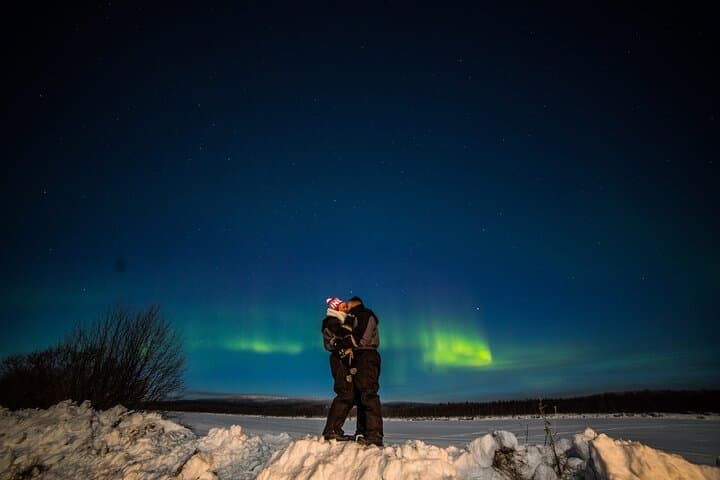 Northern Lights Hunt Including Snacks on Campfire from Rovaniemi