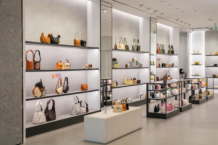 Private Shopping Tour from Helsinki City to Helsinki Outlet