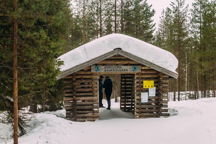 Korouoma Canyon: Frozen Waterfalls Hike & BBQ Experience