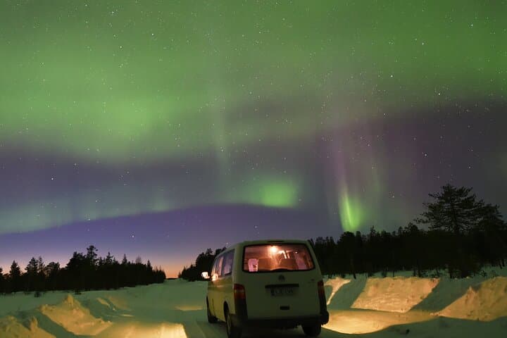 Rovaniemi: Private Aurora Hunting Tour