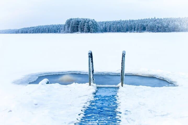 Private Lakeside Sauna Experience with Northern Lights