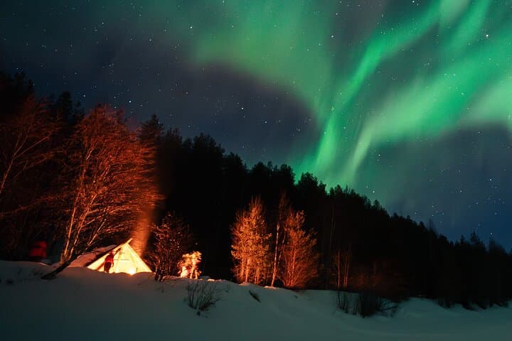 Private Northern Lights Tour at the Campfire