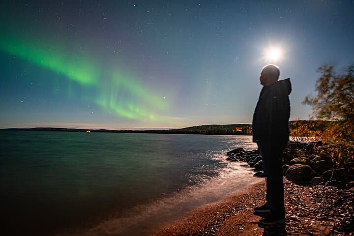Rovaniemi: Private Aurora Hunting Tour
