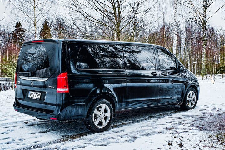 Private VIP Return Transfer From Helsinki Airport to Helsinki