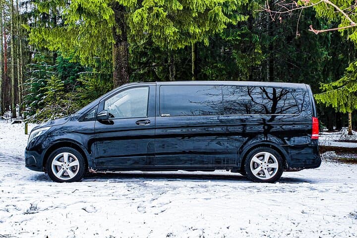 Private VIP Return Transfer From Helsinki Airport to Helsinki