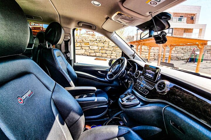 Private VIP Return Transfer From Helsinki Airport to Helsinki
