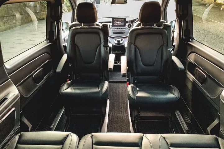 Helsinki Airport Transportation in Private Car
