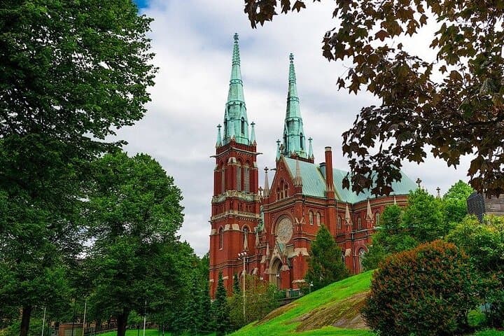 Charm of Finland VIP Tour Helsinki and Porvoo by Mercedes V+Guide