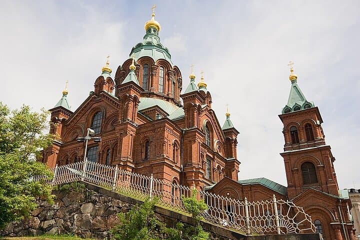 Charm of Finland VIP Tour Helsinki and Porvoo by Mercedes V+Guide