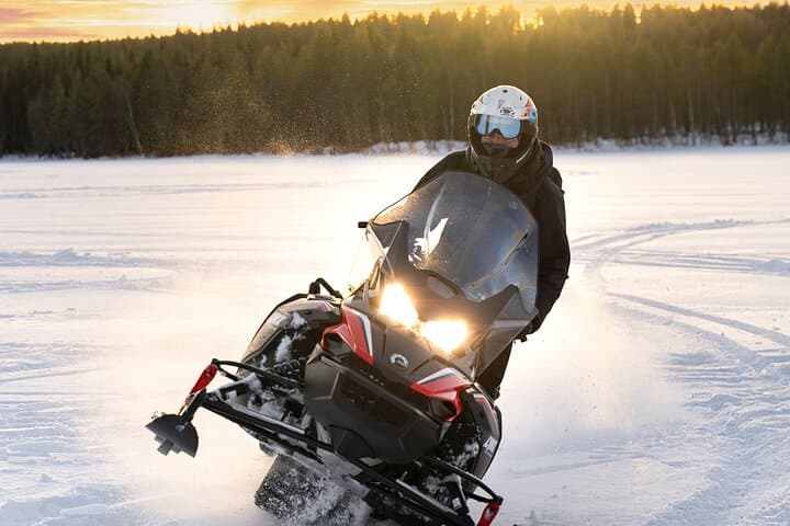 Full Day Snowmobile Safari