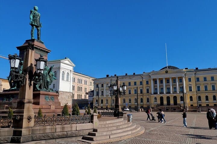 A Private Walking Tour Through Helsinki