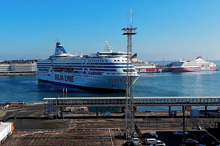 A Private Walking Tour Through Helsinki