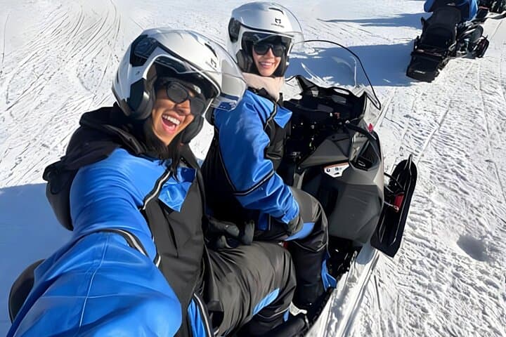 Rovaniemi: Drive New 2025 Snowmobiles on Arctic Safari