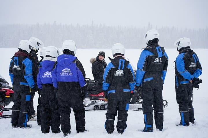 Rovaniemi: Drive New 2025 Snowmobiles on Arctic Safari
