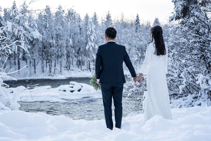 Rovaniemi Nature Photoshoot with Professional Photographer