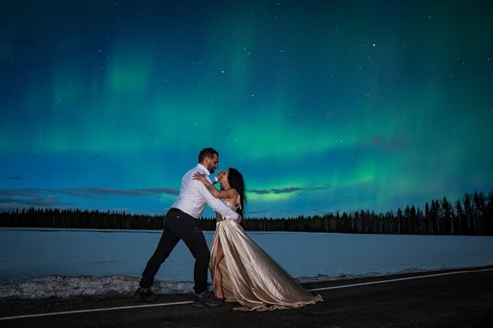 Rovaniemi: Private Aurora Tour with Guaranteed Sightings