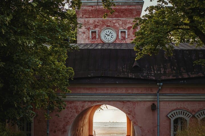 Sips of Finland Walking Tour