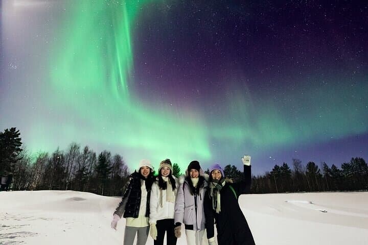 Levi: Northern Lights Pro Guaranteed - Unlimited time & mileage